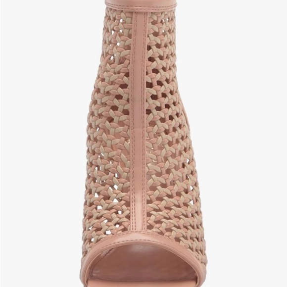 New Vince Camuto Emalani woven sandal heeled - Picture 2 of 13